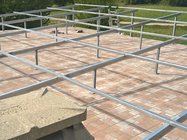 Preparazione tetto in ferro – Biella